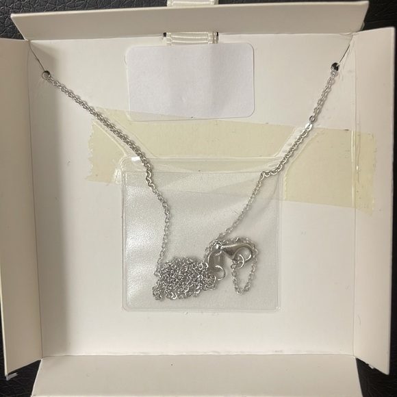 Sterling silver made with Swarovski crystal- 18” chain - Picture 3 of 6